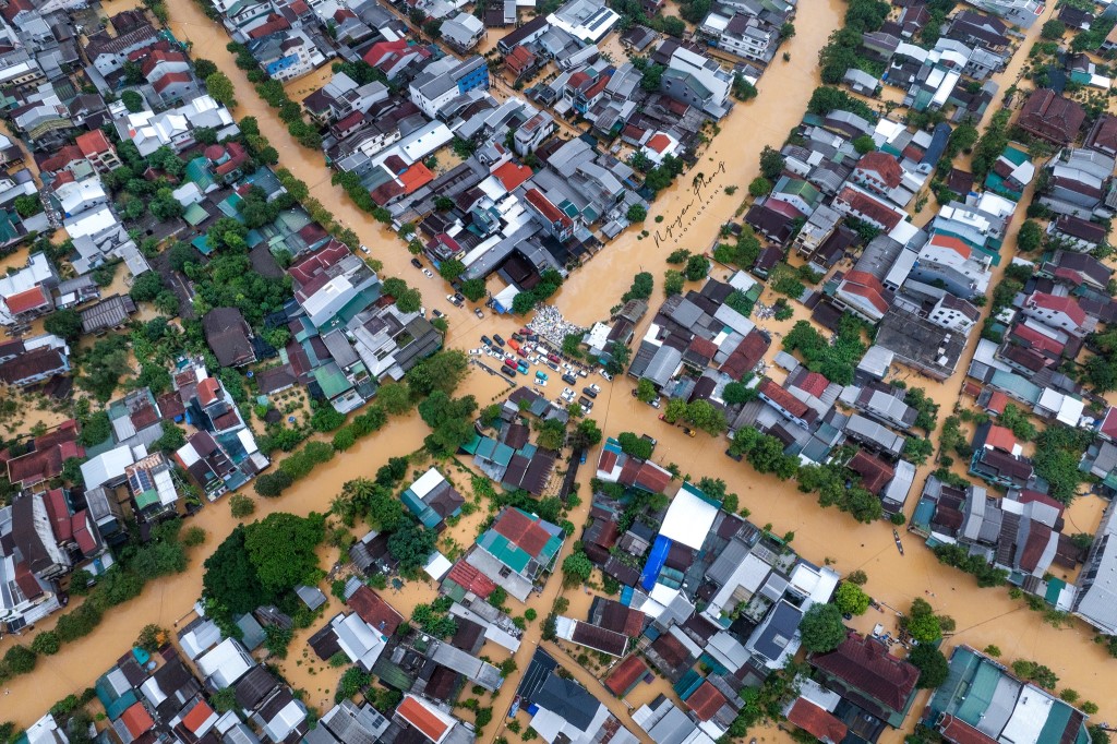 lu lut tai hue_hue ngap lut_mua lu tai hue_o che năng_o che mau_o lech tam_o du che mua nang tai hue6.jpg